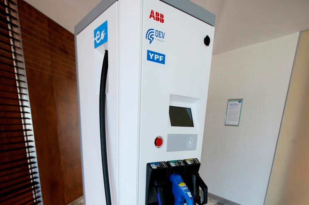 ABB instalará los primeros 220 cargadores de autos eléctricos